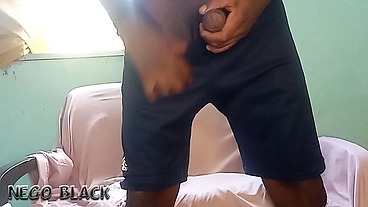 Eu e Nicoli Fox fizemos uma chamada de vídeo para um cliente e gozei gostoso na boca dela - Nicoli Fox