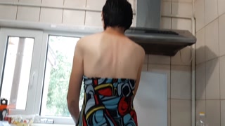 While my stepmother was preparing dinner,I made cunnilingus to my girlfriend behind her back. Part 1