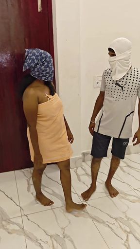 Tamil Aunty Caught Red Handed