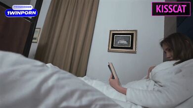 Stepmom get surprise oral creampie while helps to cum for step son in share bed before fuck