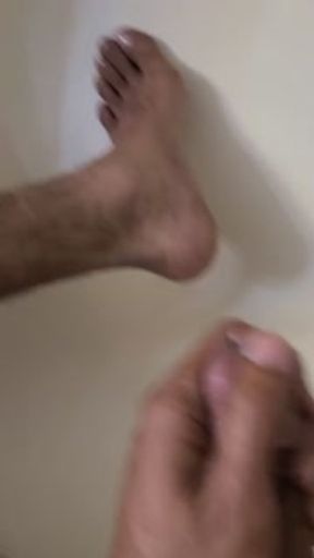 HUGE LOAD IN THE FRESH CLEAN TUB! SHINY PEDICURE!HUGE LOAD IN THE FRESH CLEAN TUB! SHINY PEDICURE!