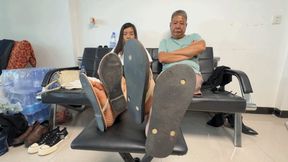 Henry ERER shows off his smelly feet in 4K quality