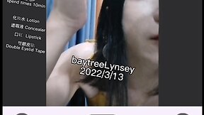 Ms. lynsey applies makeup on webcam