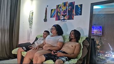 Dois homens fodendo o cuzinho da Sofie Lollipop COMPLETO XVIDEOS RED SHEER