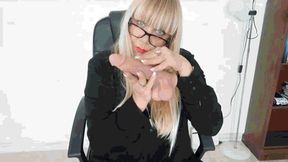 Play with my slippers WMV (1920x1080) FHD