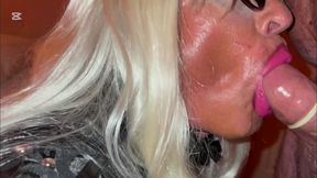 Nikkie serves big cock truckdriver