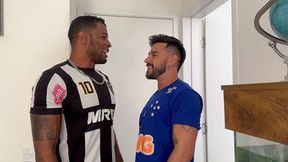 torcedor do atletico fode rabo de cruzeirence e goza la no fundo