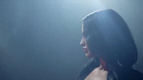 The Queen wants Ass Pumping on her Throne - ASAP!