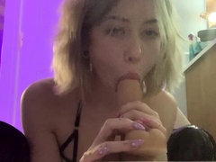 Blonde teen vicki toy fuck her shave sex holes