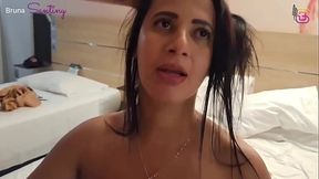 Minha esposa ainda trabalha de prostituta e acabou gozando no pau do cliente - Quando ela chegou em casa e me contou eu gozei s&oacute_ de ouvir que ela gozou no pau do safado