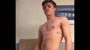 Novinhos gostosos na punheta