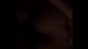 pilla de la teja cojiendo a una entre dos