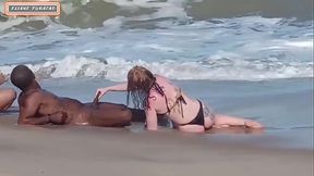 Fizemos sexo com estranho na praia ele deixou n&oacute_s duas toda fodida