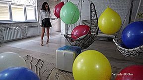 Pranking a female boss with big balloons