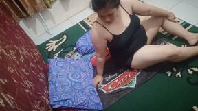 (Part 1) Horny chubby aunt wants to be fucked