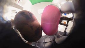 6K VR360 LELE ERER's big butt shames and crushes the dwarf