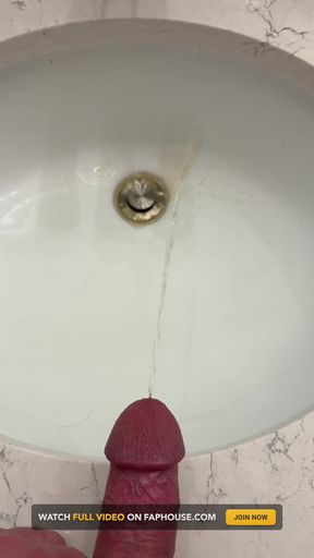 Sink Piss in Slow Motion