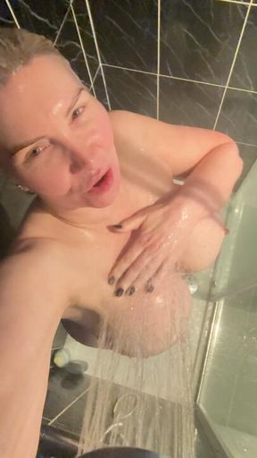 Freshly Trimmed Pussy Fingering In The Shower