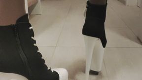Sissy - Walking in black and white 9 Inch High Heels