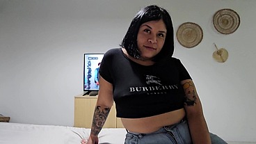 me folle una mesera a cambio de dinero