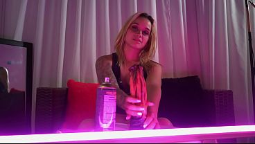 Tutorial de mamadas con un dildo gigante con mi cita de tinder