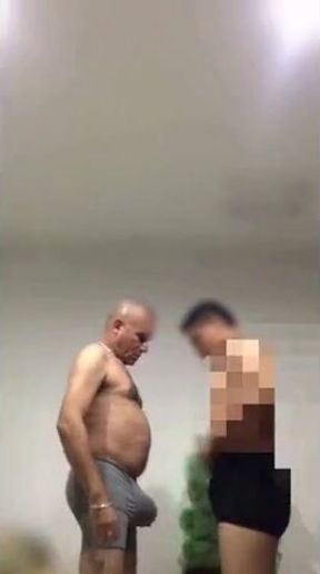 Meu Tio: Mamando a Pica do Daddy Latino