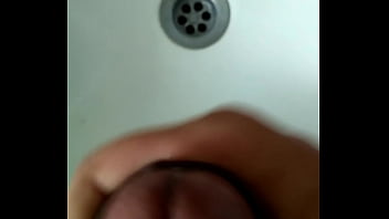 Una paja en el ba&ntilde_o