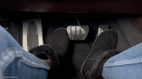 FUNGUS ITCHY FOOT IN UGG BOOTS WHILE DRIVING TO WORK - MOV HD