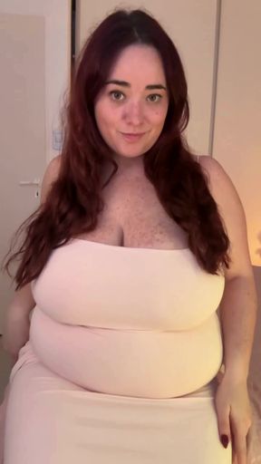 Big-titted onlyfan shows off her ass