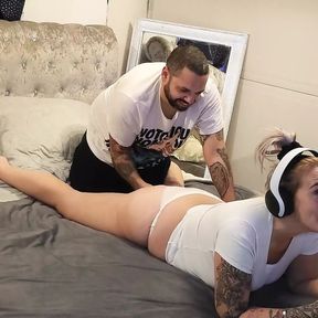 Gamer girl having Her pussy eaten