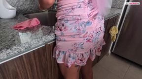 I give him a cool blowjob until his cock becomes crown