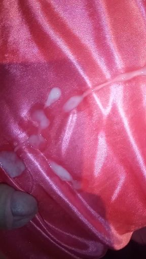 Leatranstee Masturbate and Cum in a Pink Satin Nighty