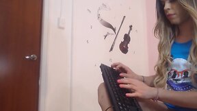 Hung Honey Explodes
