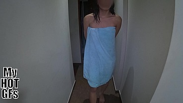 Estoy bañadita papi, ¿quieres venir a cogerme?