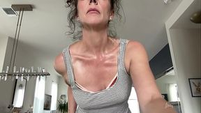 Sexy MILF gets her pretty pussy licked and fucked in roleplay