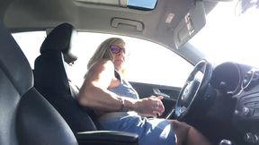 petit defi, lance par mon maitre me filmer a me plugger le cul avant de ...