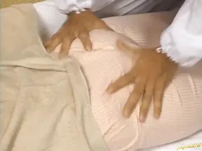 Hitomi Kurosaki Mature Asian lady is a babe