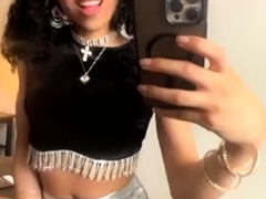 Luma Lavont Masturbates With Mirror Play