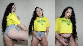 transex solo se exibindo gostoso apos jogo do brasil