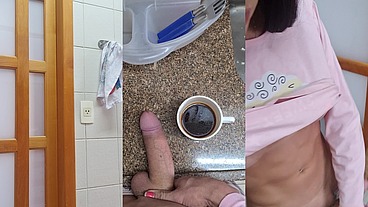 Paloma Veiga acordando com tesão de pau duro no café da manhã e gozando bem forte