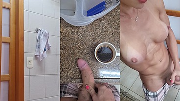 Paloma Veiga acordando com tesão de pau duro no café da manhã e gozando bem forte