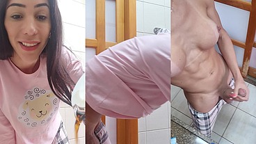 Paloma Veiga acordando com tesão de pau duro no café da manhã e gozando bem forte
