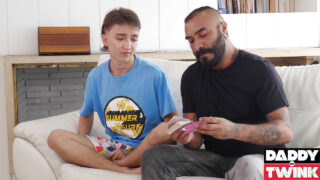 Blowjob, Lecken – Fetisch-Hardcore-Clip von unschuldigen, tätowierten Schwulen beim Analverkehr