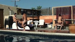 Big swinger party in a friend from Sevilla's swimming pool. We mess things up!