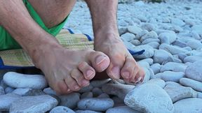Bare Feet at the Beach - 5 Minutes of Toes, Soles &amp; Close-Ups