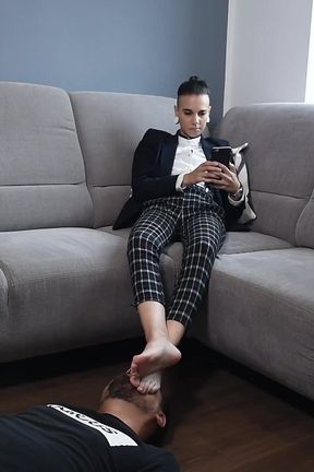 Djin From the Bottle Serves at His Mistress&#039;s Feet