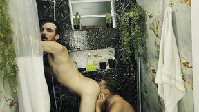 urso gostoso macetou o magrinho no banho gostoso