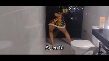 Enquanto meu amigo comprava cerveja, comi a esposa dele que n&atilde_o parava de se oferecer