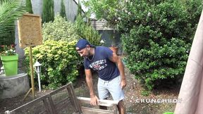 partouze en exhib entre potes deguise en super heros