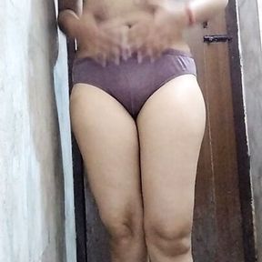 New bhabhi bathing in front of devar hot indian desi bhabhi